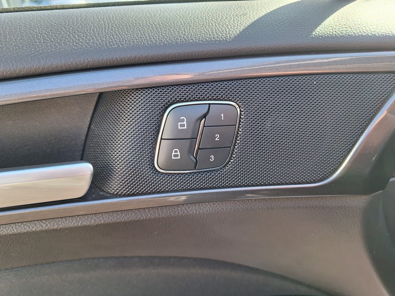 Ford Mondeo foto 9