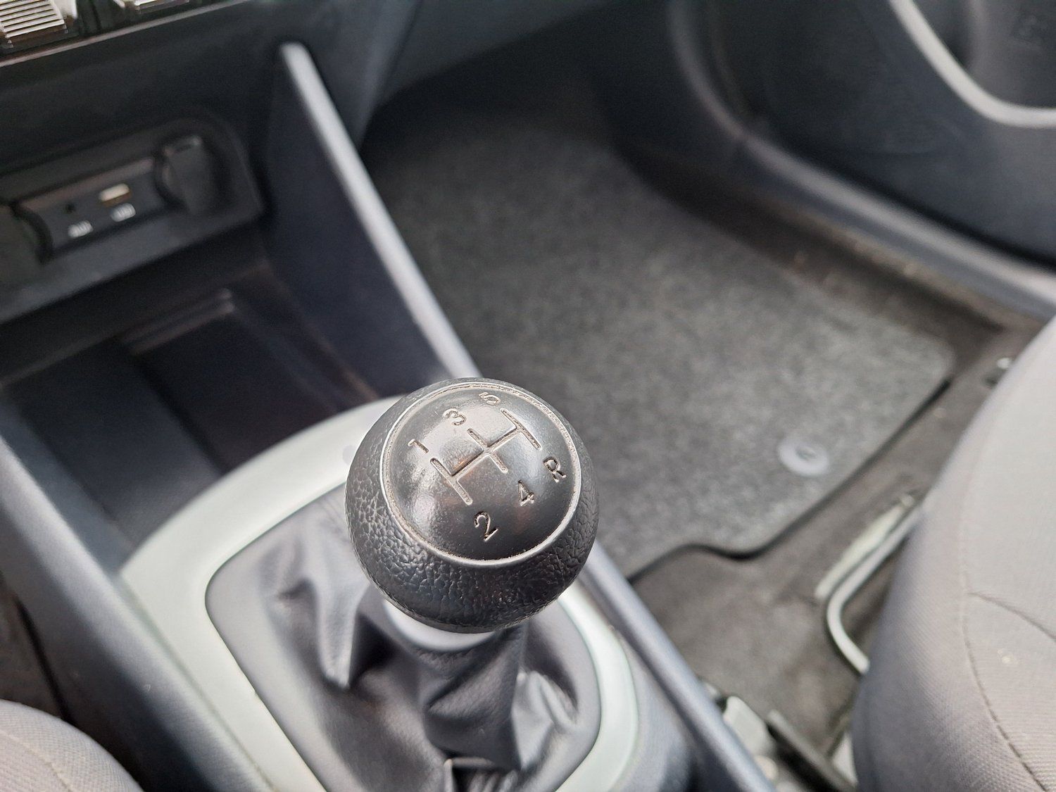 Kia Rio foto 8